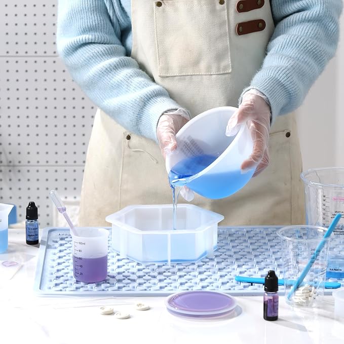 LET'S RESIN Silicone Mixing Cups, 600 ml and 100 ml, 2 Scales | Thick Non-Stick Silicone Cups Feature Two Measurement Scales and Include a Stirring Stick for Easy Resin Mixing and Cleanup