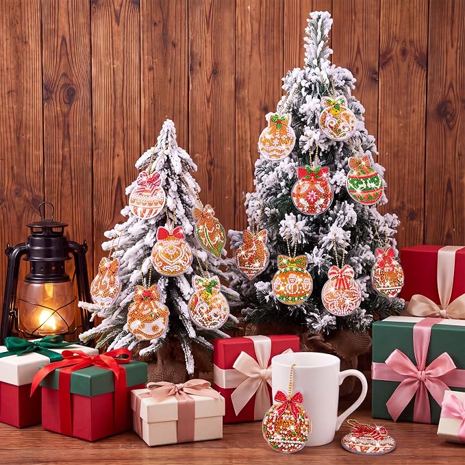 Tondiamo 20 Pcs Christmas Gingerbread Ball Diamond Painting Keychains Kit, Xmas Bauble Ornaments DIY Diamond Art Key Pendant Set for Xmas Tree Decor Party Favors Gift