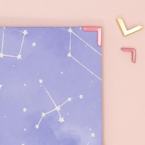 Craftelier - Set of 4 Large Metal Corner Pieces for Scrapbooking Projects and Other Crafts Such as Albums, Notebooks, Layouts or Planners | Size 22,5 x 5,5 x 3,3 mm - Baby Blue Color
