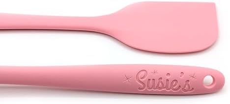 Customizable Silicone Spatula - Personalized Kitchen Tool for Unique Cooks - Heat-Resistant, Non-Stick, and Ergonomic - Your Name Embossed - Perfect Gift Idea (Pink)