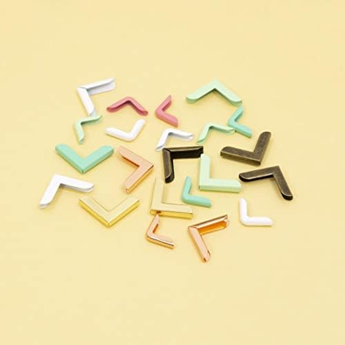Craftelier - Set of 4 Large Metal Corner Pieces for Scrapbooking and Other Craft Projects Such as Albums, Notebooks, Layouts or Planners | Size 22,5 x 5,5 x 3,3 mm - Vintage Brass Color