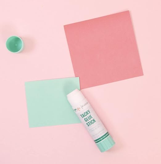 Craftelier - Tacky Glue Stick | Multipurpose Extra Strong Glue Stick for Scrapbooking and Other Craft Projects | Non-Toxic | Transparent, Flexible and Resistant Drying - Quantity 21 gr (0.046 lb).