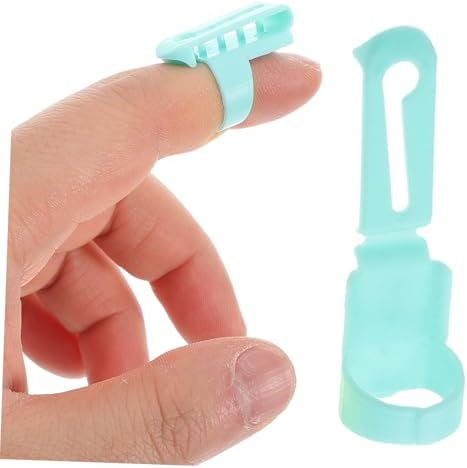 STOBOK 4pcs Knitting Accessories Set Yarn Holder Finger Protectors and Stitch Unpicker Tool for Handmade Crafts