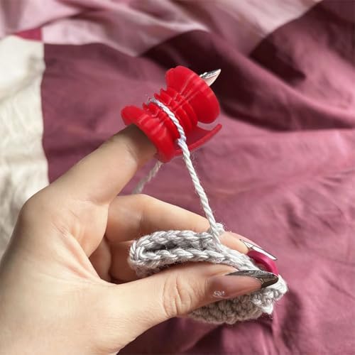 Hikiwin Plastic Yarn Guide Finger Holder, Crochet Tension Ring Knitting Thimble Tool Accessories, Crochet Knitting Loop for Crocheting Knitting Crafts Accessories, Red, 2 Pieces