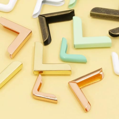 Craftelier - Set of 4 Mini Metal Corner Pieces with Round Tip for Scrapbooking and Craft Projects Such as Albums, Notebooks, Layouts or Planners | Size 16,8 x 3,6 x 3 mm - Turquoise Color