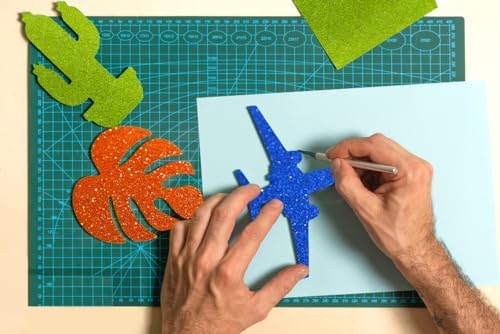 10 Sheets Glitter Cardstock Paper for ‌St. Patrick's Day‌ Father's Day Decor Table Decorations, Self-adhesive Backs 30 X 20cm A4 Paper for DIY Card (Grass Green)