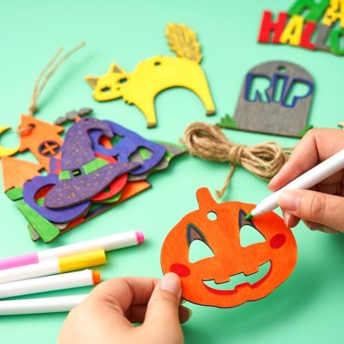 JOYIN 100 Pcs Halloween Craft Wooden Painting Kit, Halloween Party Supplies, Party Favors for Kids, Wood Blank Cutouts Ornaments, Gift Tags Decor for School Art DIY Activities Goodies Games