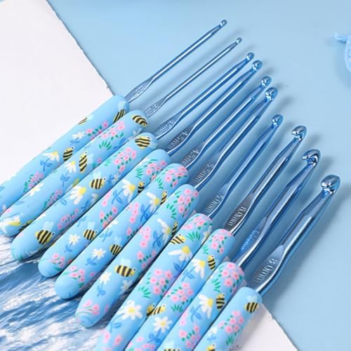 Crochet Hooks Set – 12 Sizes (2.0mm–8.0mm), Soft Grip Handles with Smooth Aluminum Needles, Portable Case, Comfortable Crochet Kit for Long-Time Crocheting & Arthritic Hands