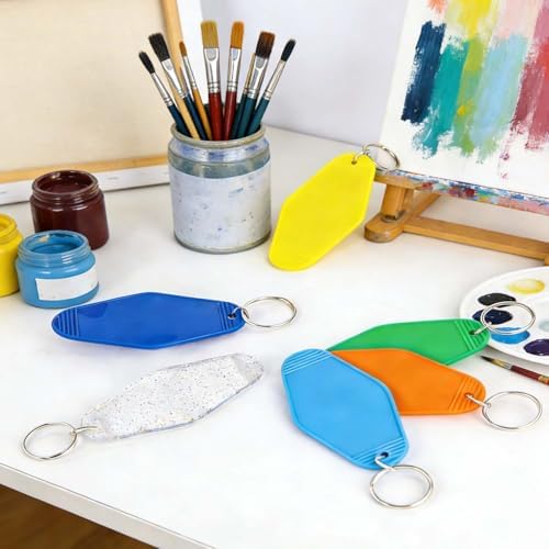 TKYPZY 10 Pcs Motel Keychain Blank Hotel Keychain Bulk Rhombus Key Tags Plastic Custom Vintage Keychains with Key Rings for DIY Keychain Crafts Ornament Luggage Tag Key Labels (10 Colors)