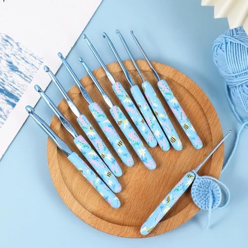 Crochet Hooks Set – 12 Sizes (2.0mm–8.0mm), Soft Grip Handles with Smooth Aluminum Needles, Portable Case, Comfortable Crochet Kit for Long-Time Crocheting & Arthritic Hands