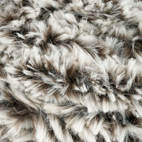 Loops & Threads Faux Fur Yarn - Yarn for Knitting, Crochet, Weaving, and Arts & Crafts - Husky, Polyester, 10.5 oz