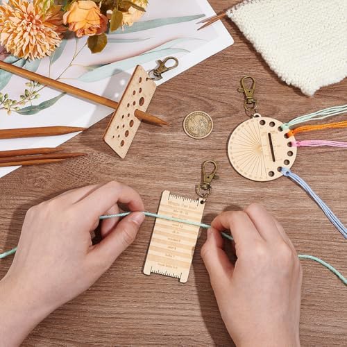 BENECREAT 3Pcs Mini Wooden Knitting Needle Gauge Keychains, Yarn Wrap Guide Board Knitting Tool, Embroidery Floss Organizer Card, Multifunctional Ruler with Alloy Clasp for Crochet DIY Sewing