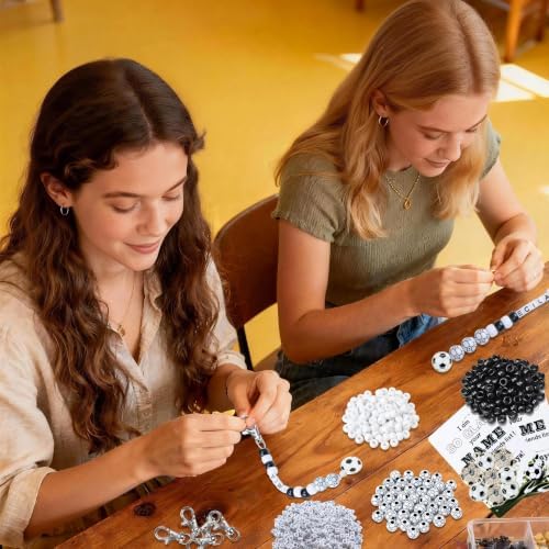 Tuhangcc 500 Pcs Soccer DIY Keychain Making Kit, Adjustable Letter Alphabet Beads Strings, 16 Charm Cards with Lobster Clasps & Strings for Sport Theme Party Favor Gift (Soccer)