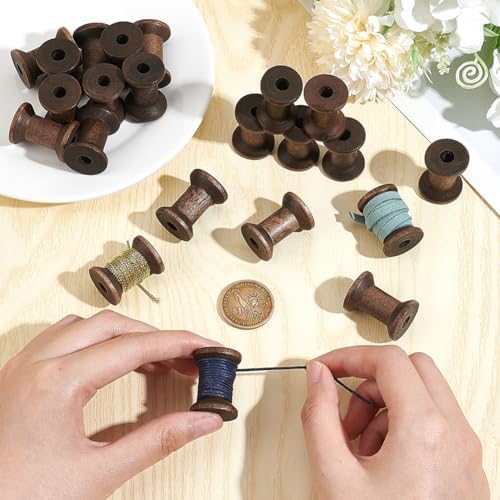 BENECREAT 30Pcs Antique Wooden Empty Spools, 1.18" Empty Thread Spools Wooden Ribbon Spools Bobbins for Wire Weaving Arts DIY Wood Projects, Coconut Brown