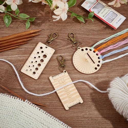 BENECREAT 3Pcs Mini Wooden Knitting Needle Gauge Keychains, Yarn Wrap Guide Board Knitting Tool, Embroidery Floss Organizer Card, Multifunctional Ruler with Alloy Clasp for Crochet DIY Sewing