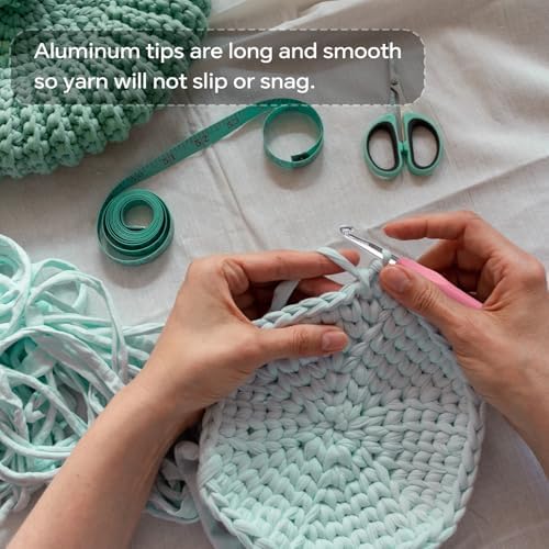 8mm Crochet Hook, Ergonomic Crochet Hook, Smooth and Extra Long  Knitting Needles, with Soft Rubber Ergonomic Handle and Aluminum Tip, Perfect Beginner and Arthritic Crochet Hooks (8 mm)