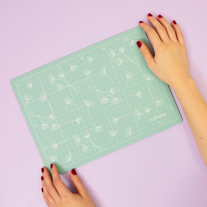 Craftelier - Self Healing Cutting Mat Portable A4 Cutting Board for Crafts and Sewing | Grid and Anti-slip Surface | Size 28 x 20 cm) 8 x 12