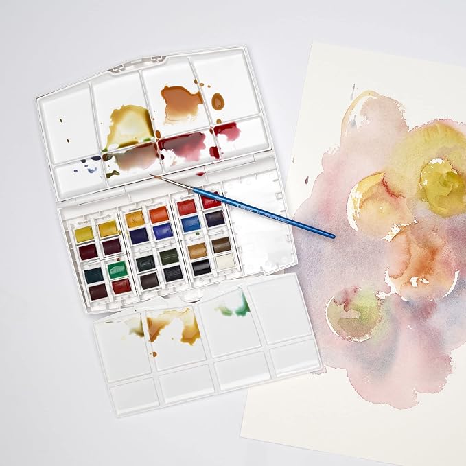 Winsor & Newton Cotman Watercolor Paint Set, 24 Half Pan Painting Plus Set | Introductory Watercolor made with Fine Art Pigments, Perfect for Beginners, Lightfast & Permanent, Good Tinting Strength