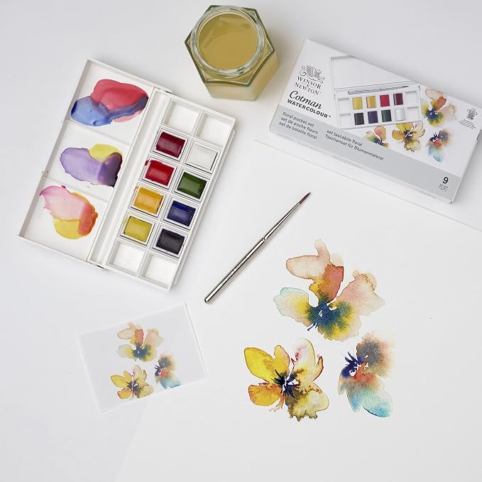 Winsor & Newton Cotman Watercolor Paint Set, 8 Half Pan, Floral Pocket Set | Introductory Watercolor made with Fine Art Pigments, Perfect for Beginners, Lightfast & Permanent, Good Tinting Strength