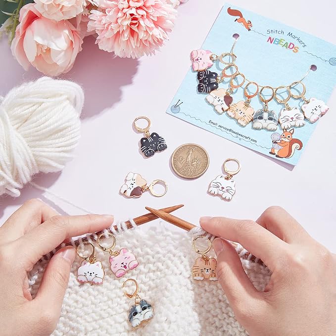 NBEADS 14 Pcs Cat Stitch Markers, Alloy Enamel Crochet Stitch Marker Charms Locking Stitch Marker with 304 Stainless Steel Clasp for Crochet Weaving Sewing Accessories Quilting Jewelry Making