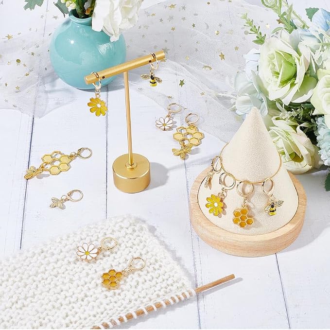SUNNYCLUE 1 Box 12Pcs Bee Charms Knitting Stitch Markers Cute Removable Clip on Bracelets Charm Daisy Flowers Charms Lobster Claw Clasps Crochet Stitch Markers for DIY Knitting and Crocheting Sewing