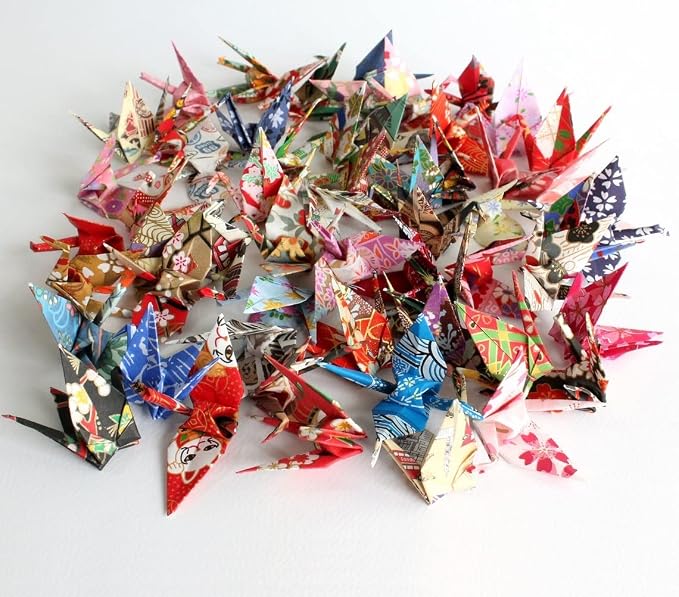 100PCS Premade Mini Japanese Washi Origami Paper Cranes Folded Origami Cranes Handmade DIY Yuzen Paper Cranes Garlands For Tea Party Favors Wedding Baby Shower Birds Party Supplies (2.36")