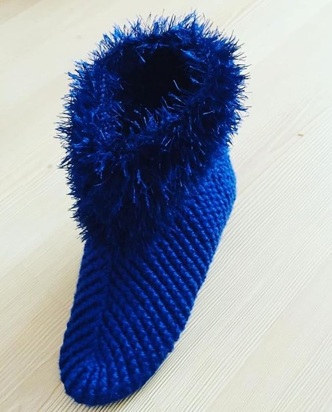 Eyelash Fun Fur Yarn Premium 100% Polyester 164 Yds (150 Mt), 3.53 Oz (100 Gr) Colorful Crochet Yarn Dıy Hand Knitting. (Royal Blue, 1 Skein)