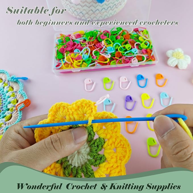 DeliaVo 200Pcs Stitch Markers for Crocheting and 9Pcs Yarn Needles Kit
