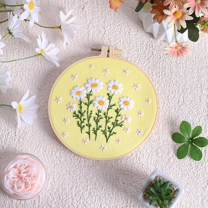 Louise Maelys Daisy Flower Embroidery Kit for Beginners, Floral Pattern | Complete Set Cross Stitch Kits Includes Hoop, Threads, Needles and Guide. Create Floral Crafts with DIY Needlepoint Kit