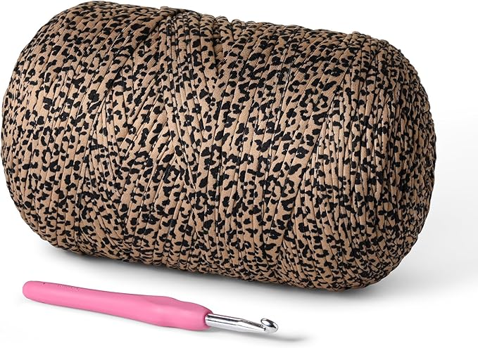 800g T-Shirt Crochet Yarn for Crocheting Crafts/Bags/Basket/Coaster,Hand Knitting Tshirt Yarn for Crochet,228yds T Shirt Yarns with High Elastic Thick Yarns Polyester Fabric（Leopard Print）