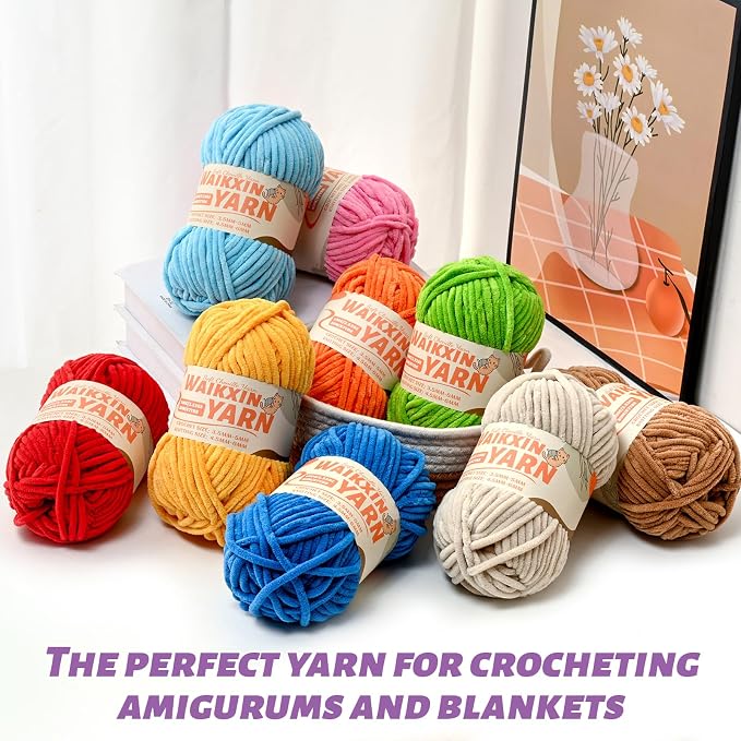 （3 Black） 3 Pack Super Soft Fuzzy Chenille Chunky Yarn for Crocheting, 300g (261yds) Velvet Fluffy Amigurumi Yarn for Hand Knitting Baby Blankets Weaving Craft
