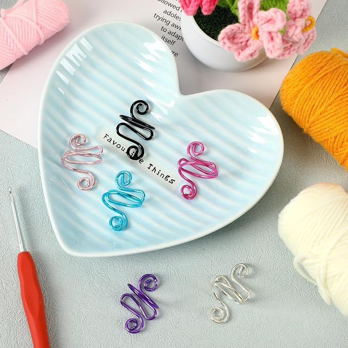 DTOFOOT 6Pcs Knitting Crochet Tension Ring for Fingers with Box | Metal Open Crochet Ring, Adjusts for Finger Tension, Speeds Up Braided Knitting Work, Ideal Gifts for Mom Grandma Crocheters