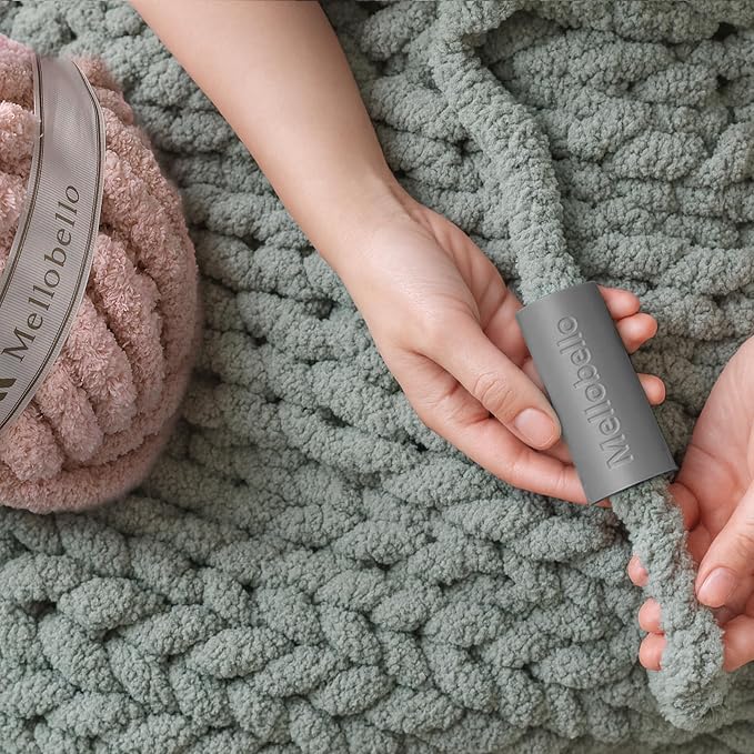 Chunky Yarn Fluffer - Efficient Fluffing Tool for Jumbo Bulky Chenille Yarn - Essential Revive Accessory for Hand Knitting & Blanket Crocheting,Grey