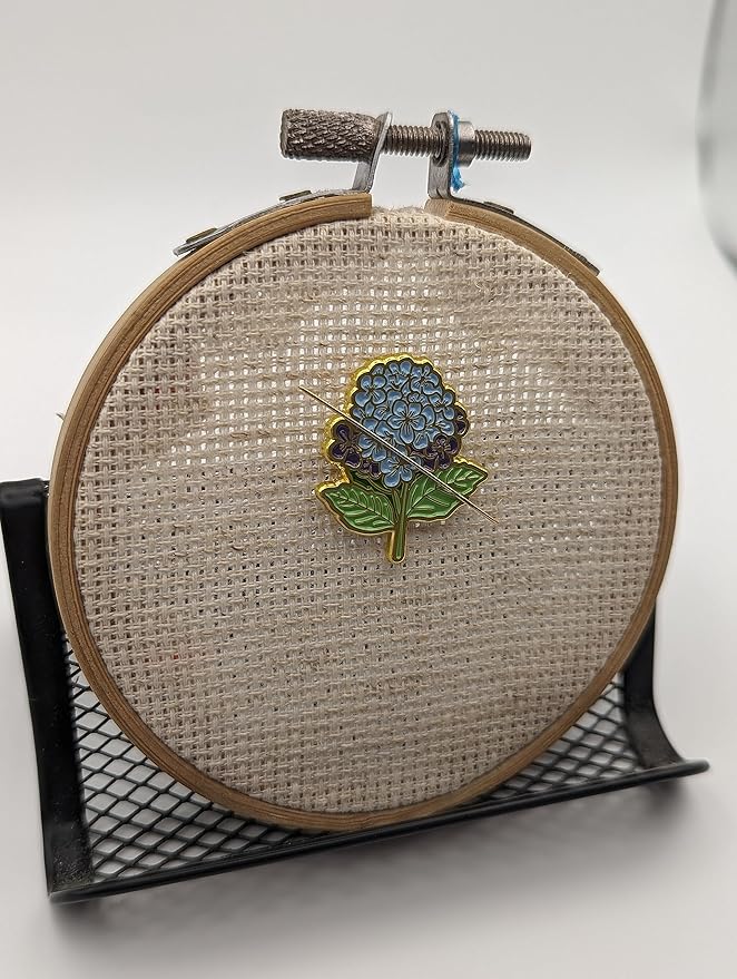 Hydrangea Needle Minder