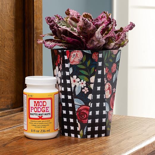 Mod Podge Matte Sealer, Glue & Finish: All-in-One Craft Solution- Quick Dry, Easy Clean, for Wood, Paper, Fabric & More. Non-Toxic - Craft with Confidence, Made in USA, 32 oz., Pack of 1