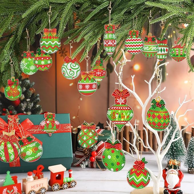 Tondiamo 20 Pcs Christmas Diamond Painting Keychain Kits 5D DIY Diamond Art Pendants Double Sided Hanging Key Chains for Christmas Party Decoration DIY(Green Balls)